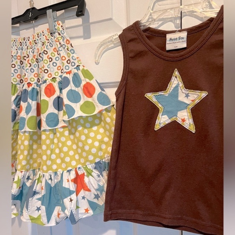 2 Pc Set🧡💚🩵Brown Star Tank Top & Full, 4 Layer Tiered Skirt